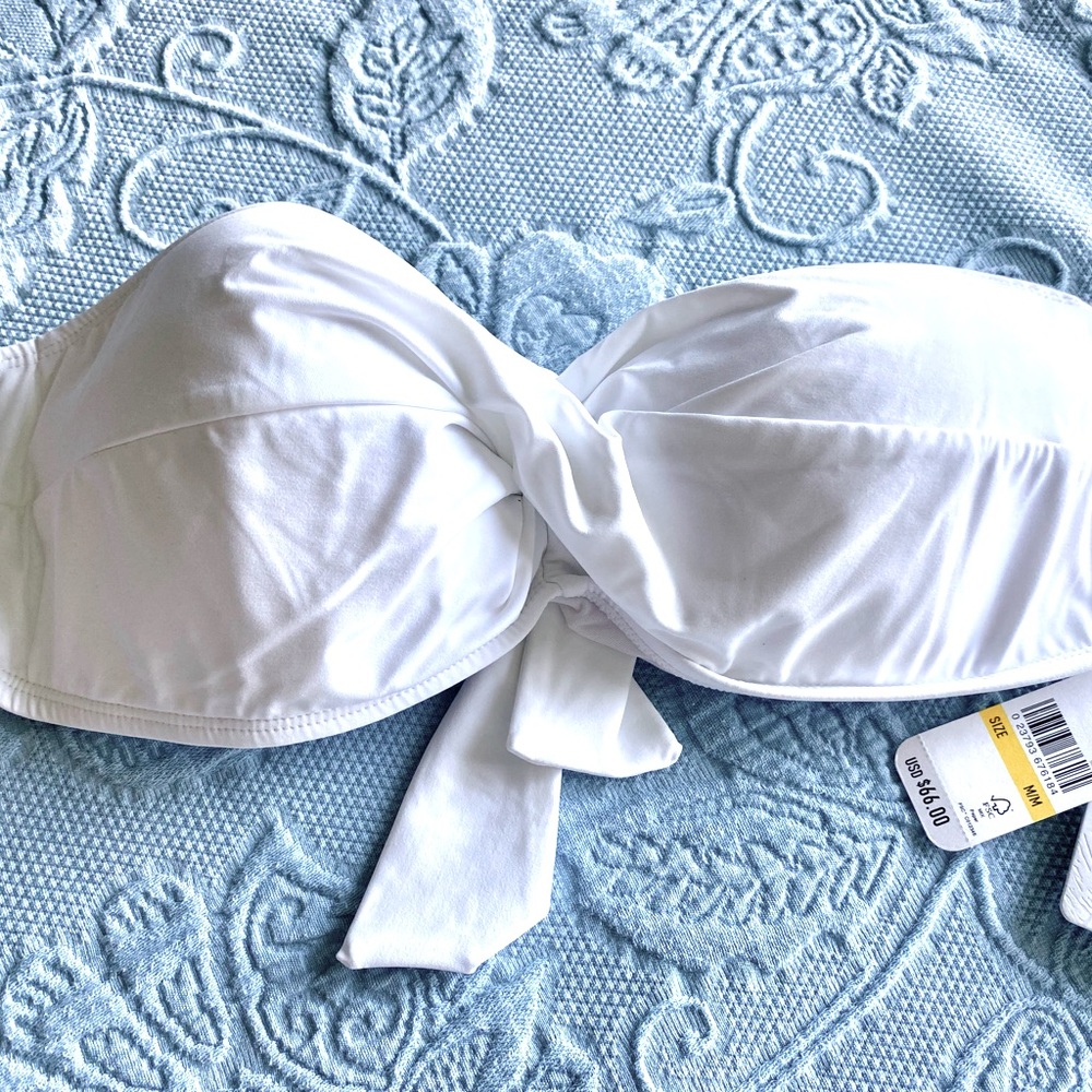 NWT Tommy Bahama white bikini top. Size L